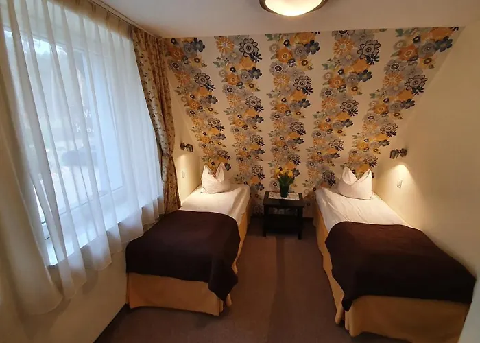 Отель Gniewko *