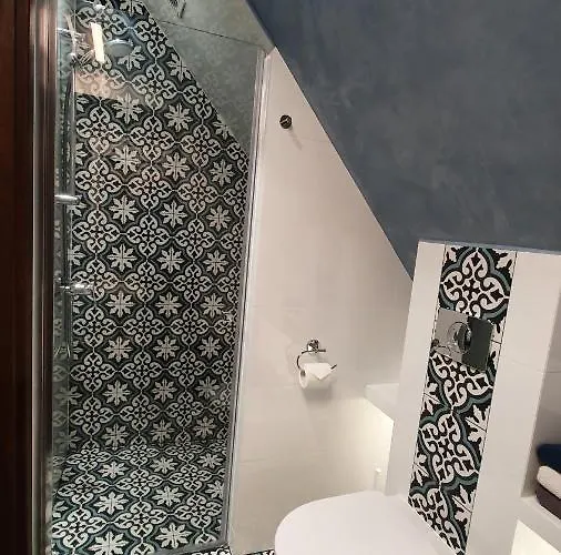 Отель Gniewko *